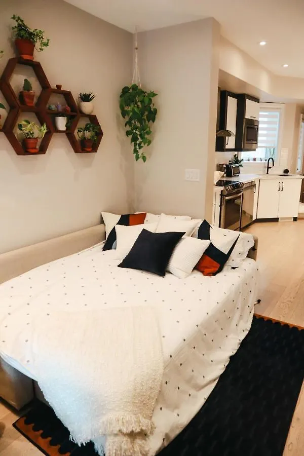 Toronto Junction Hideaway Apartment Canada