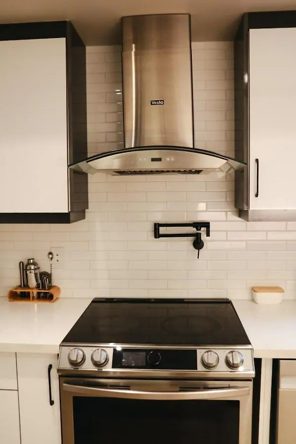 Toronto Junction Hideaway Apartment Canada