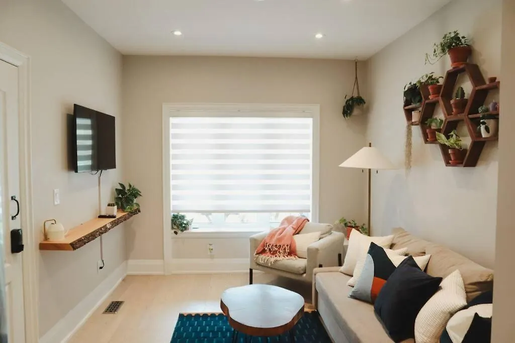 Toronto Junction Hideaway Apartment Canada