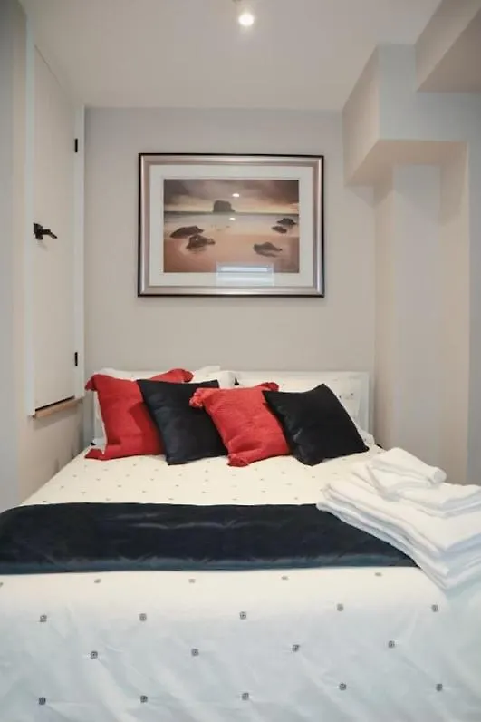 Toronto Junction Hideaway Apartment